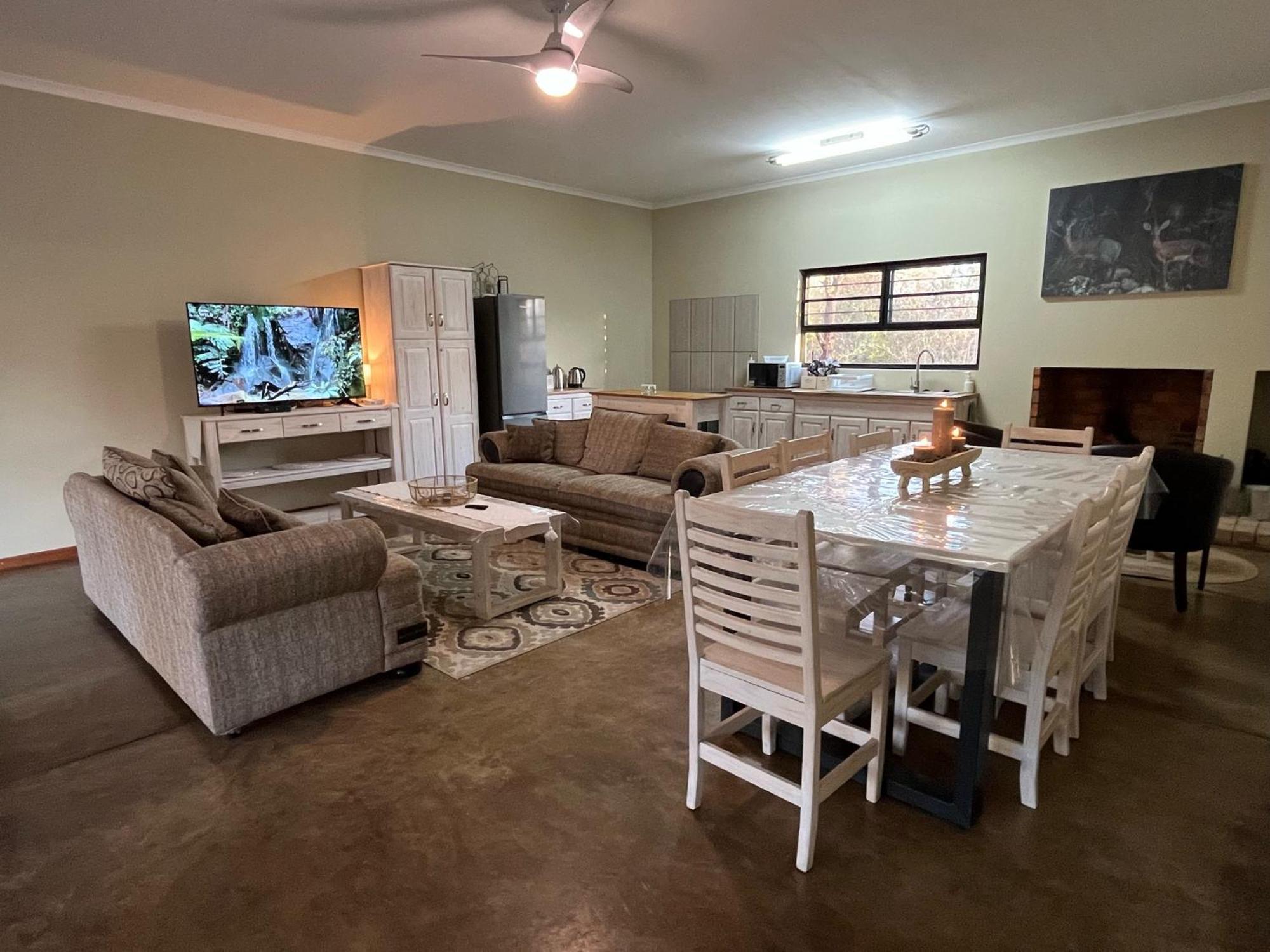 Olienhoff Guesthouse And Rest Camp Otavi ภายนอก รูปภาพ