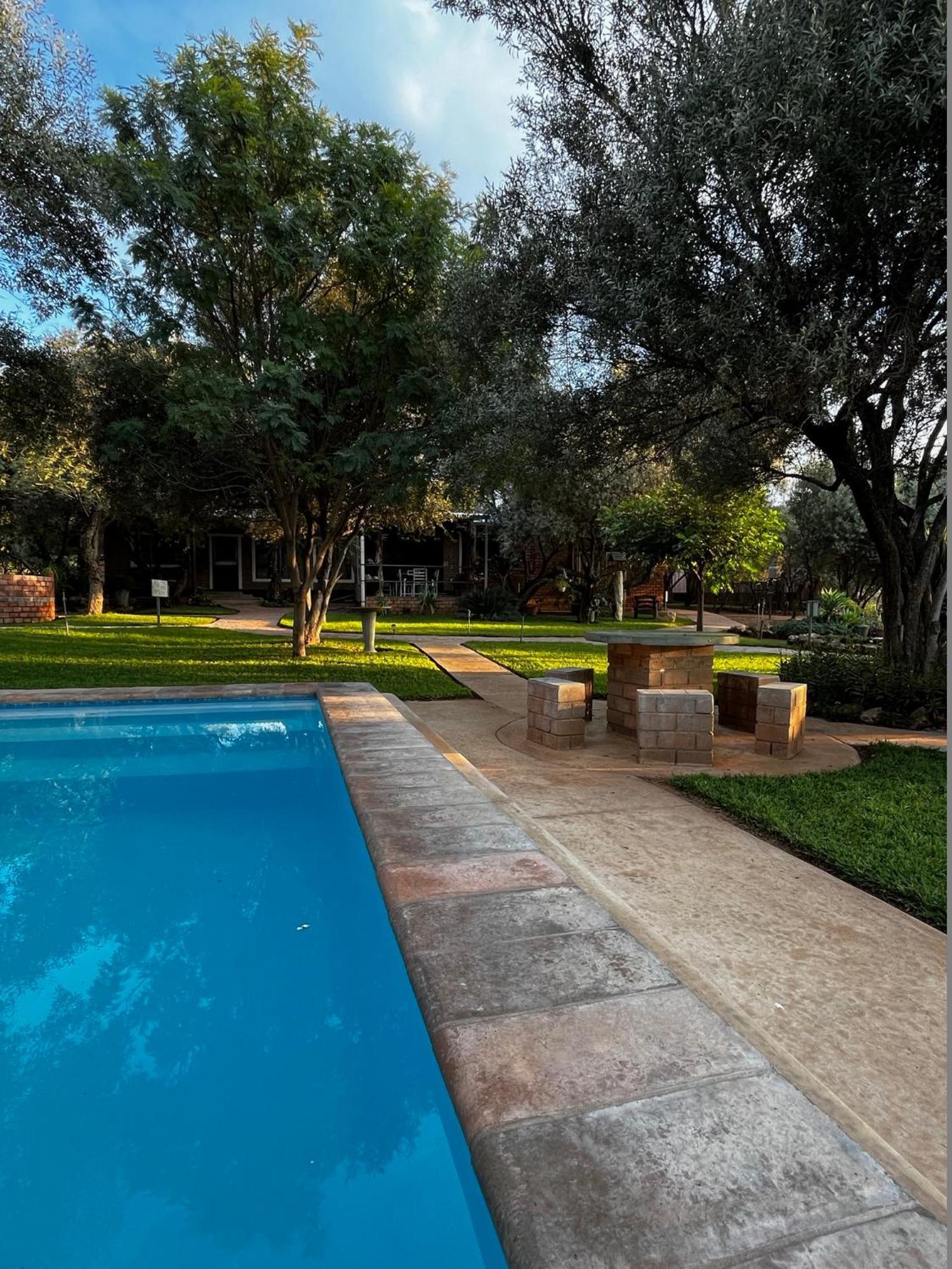 Olienhoff Guesthouse And Rest Camp Otavi ภายนอก รูปภาพ